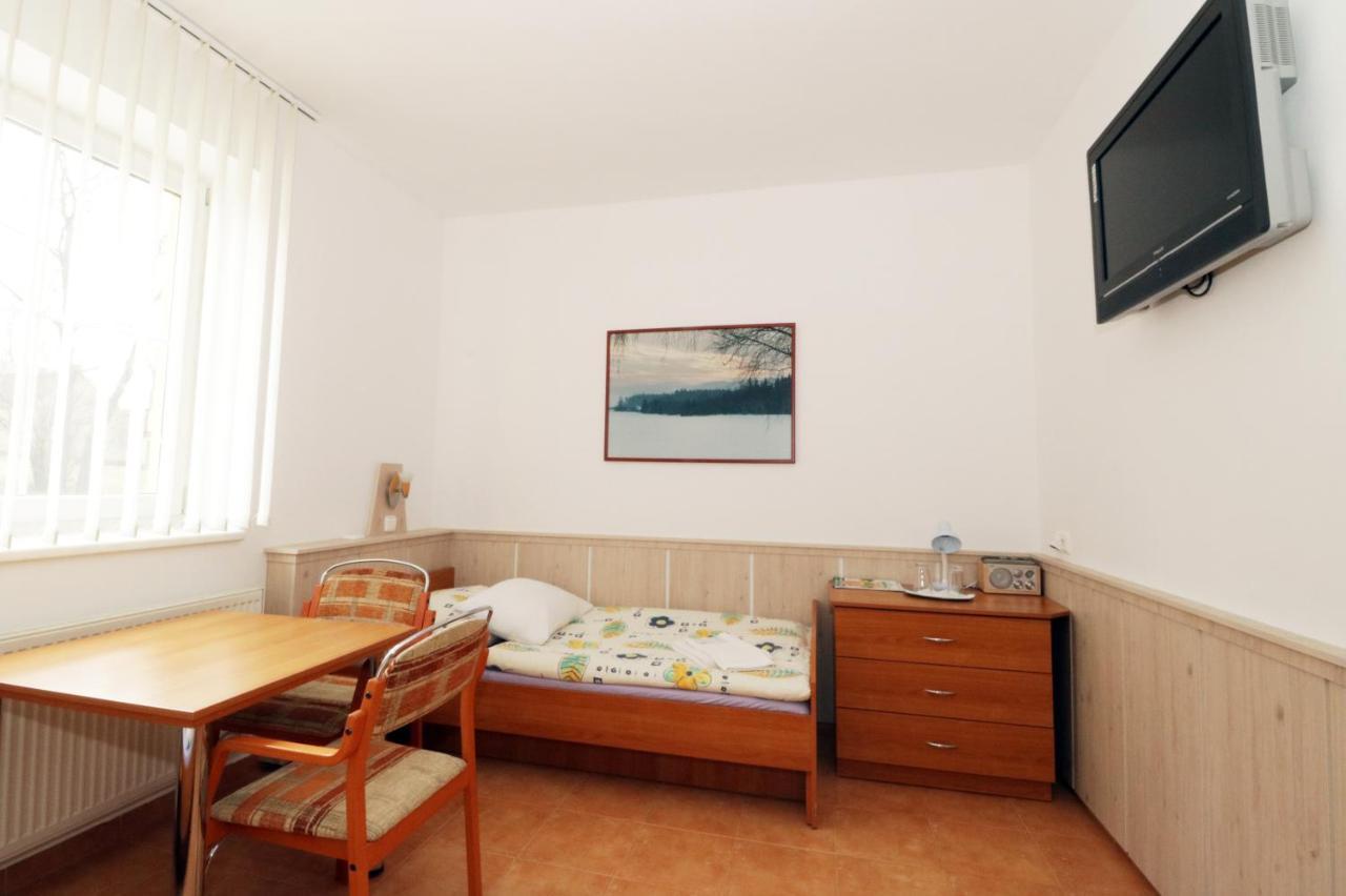 Penzion Hurka Hotel Dolni Libchavy Exterior foto