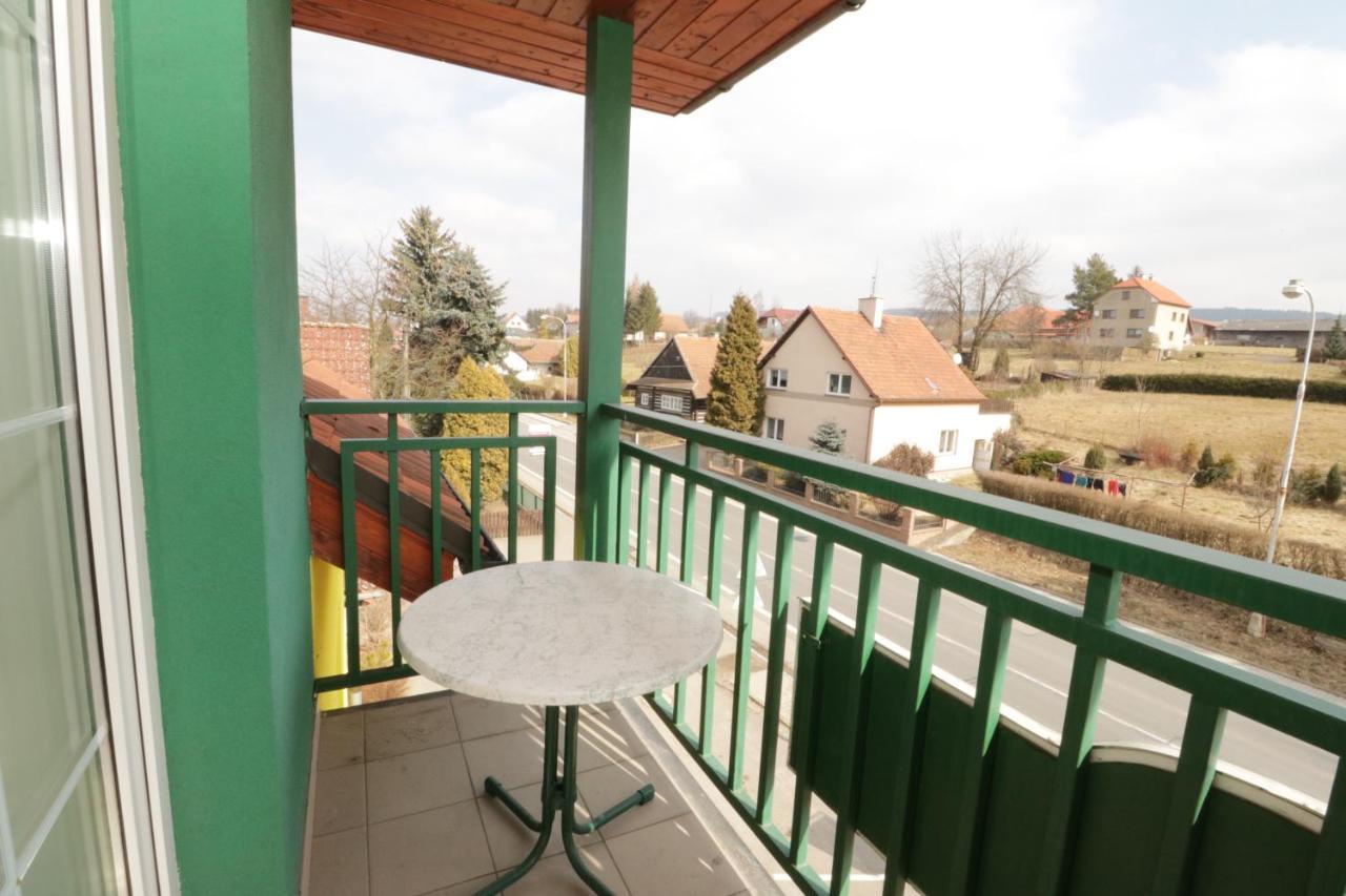 Penzion Hurka Hotel Dolni Libchavy Exterior foto