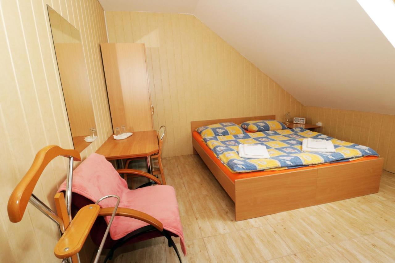 Penzion Hurka Hotel Dolni Libchavy Exterior foto