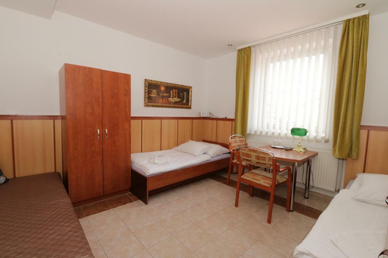 Penzion Hurka Hotel Dolni Libchavy Exterior foto
