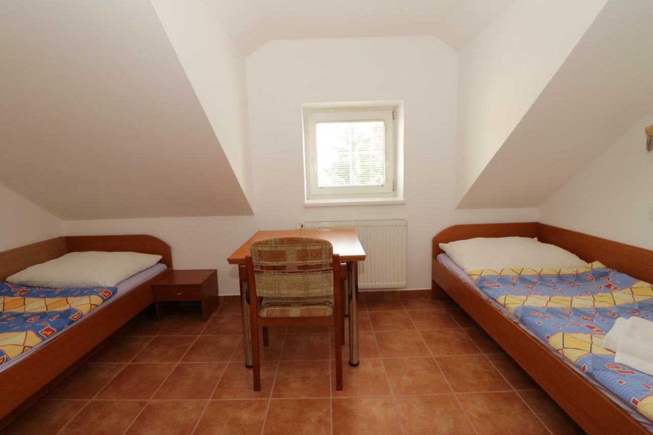 Penzion Hurka Hotel Dolni Libchavy Exterior foto