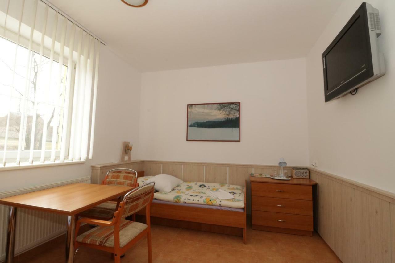 Penzion Hurka Hotel Dolni Libchavy Exterior foto