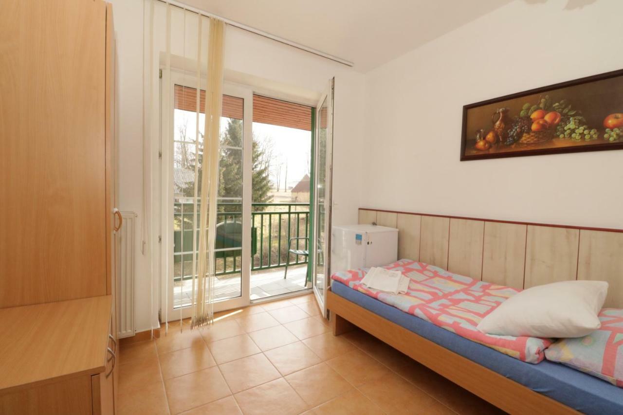 Penzion Hurka Hotel Dolni Libchavy Exterior foto