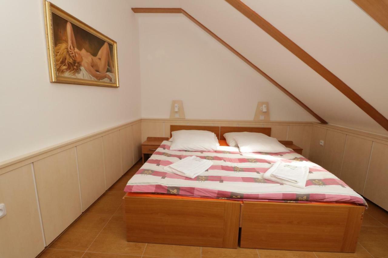 Penzion Hurka Hotel Dolni Libchavy Exterior foto
