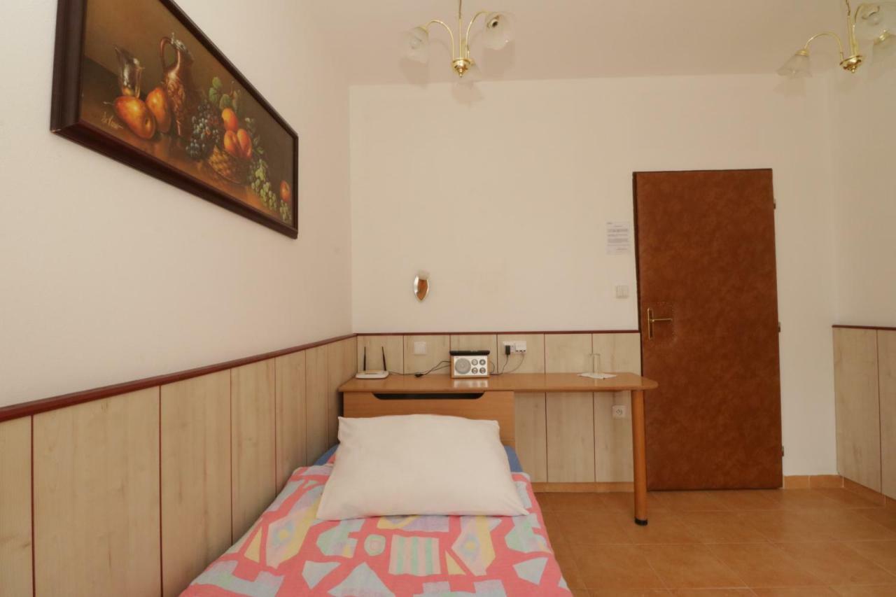 Penzion Hurka Hotel Dolni Libchavy Exterior foto